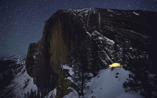 摄影师延时摄影拍美国优胜美地国家公园