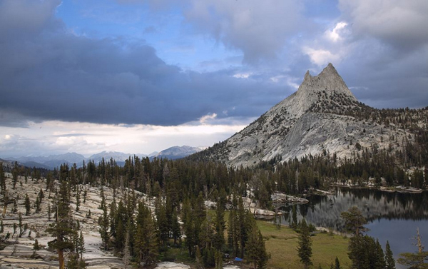 摄影师延时摄影拍美国优胜美地国家公园
