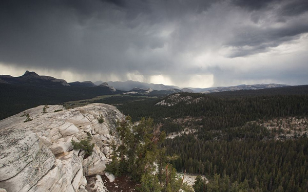 摄影师延时摄影拍美国优胜美地国家公园