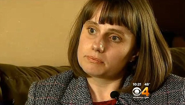 美国女猎人晒与猎杀的美洲狮合照遭死亡威胁