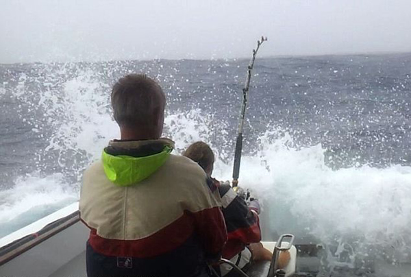 新西兰56岁女渔夫捕获411.6千克太平洋蓝鳍金枪鱼 或打破世界纪录