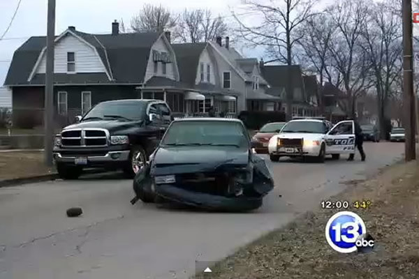 ������������10��Ů�������Ρ���ʻ��ײ4̨��