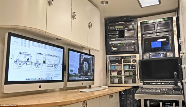 Ϊ��4��Ů���������� �����������ʰ�����Ԫ���조����¶Ӫ����