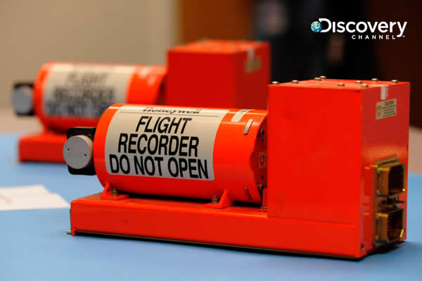 ��Ŀ���Ӹ���������ֽ����µķɺ���ȫ�Ƽ���������ϸ��¼�ɻ�����ϸ�ڵĺں��ӡ�