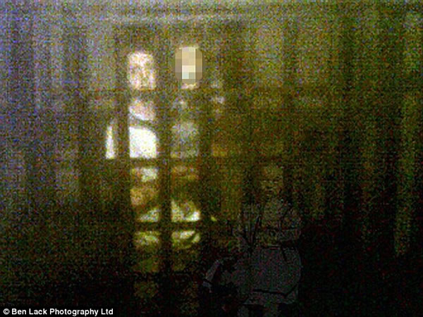 逛英国约克郡城堡博物馆竟然被鬼魂跟踪?