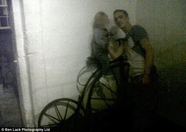 逛英国约克郡城堡博物馆竟然被鬼魂跟踪?