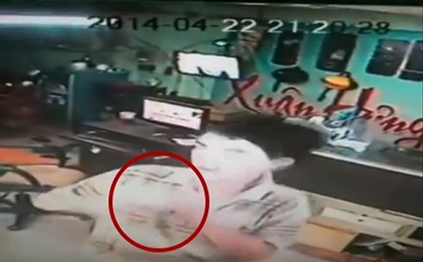 Խ��һ�������ڰ��ֻ����ʱ��ǿ���������