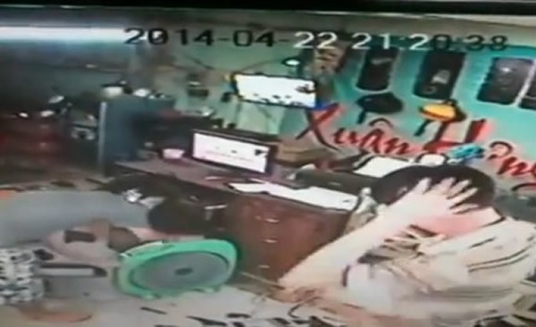 Խ��һ�������ڰ��ֻ����ʱ��ǿ���������