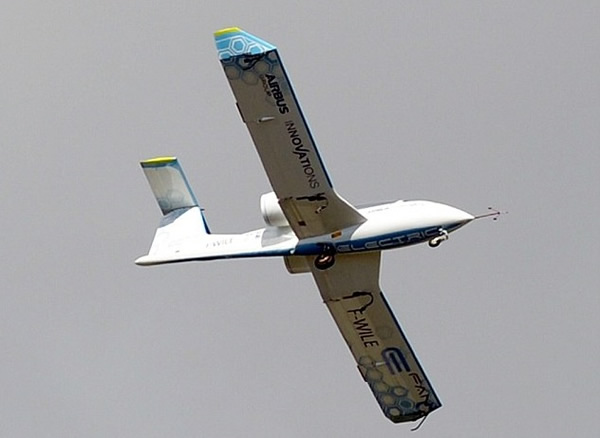 ���пͳ����������з��ĵ綯�ɻ�E-Fan 2.0