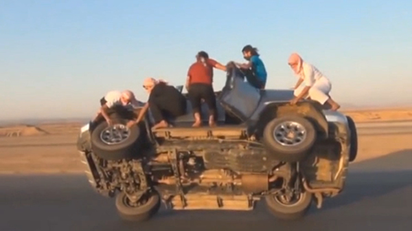 ɳ�ذ�����һȺð������������ʻ�����гɹ���������̥