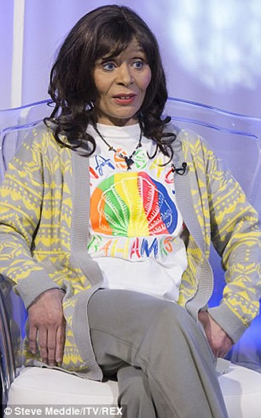 һ��Ӣ��Ů�����ƶ�α������˼�С���˹���