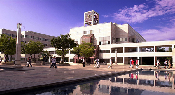 ����Ƽ���ѧ���а���