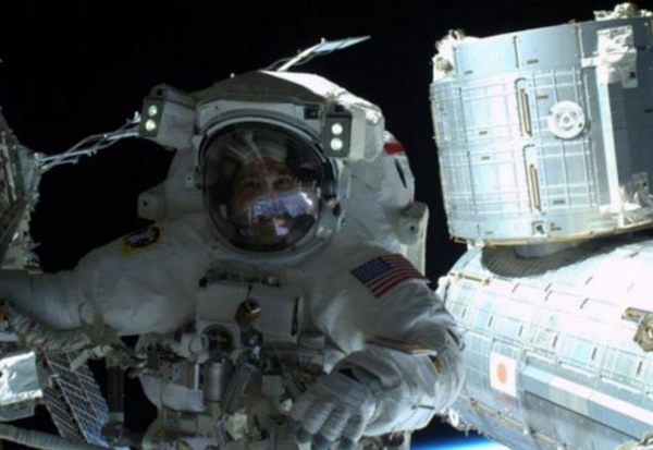 国际太空站所处高度,仍然受地球磁场保护,故当中的太空人可免受太空辐射影响。