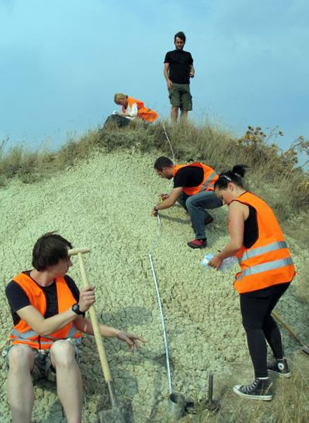 Ү�ô�ѧѧ������˹���ɽ���Ұ�⹤��