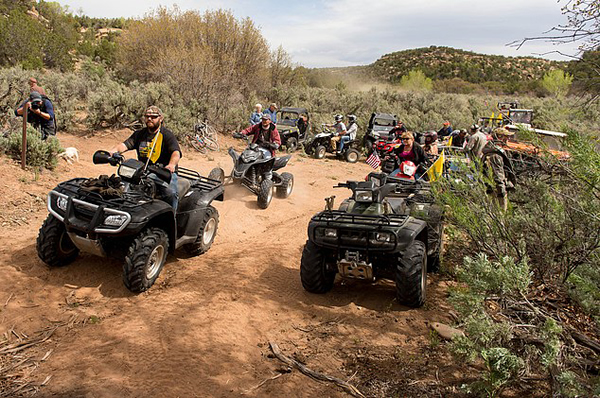 �����������ֳֹ��첢Я��������ʻȫ��������ʻ�������ݵ�Recapture��Ͽ��