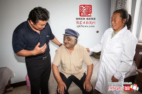 由于视力等原因,张兴总会得到工作人员更多的照顾与关心