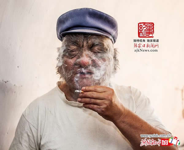 张兴有时候也会大口吸烟,消解心中的烦闷