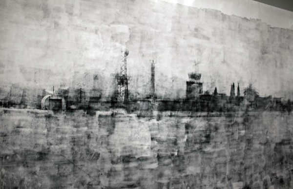 相片记录了废弃的空军基地面貌