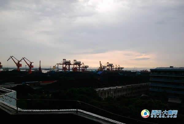 �㶫��ݸ���ֺ�����¥ �������ݡ�С������