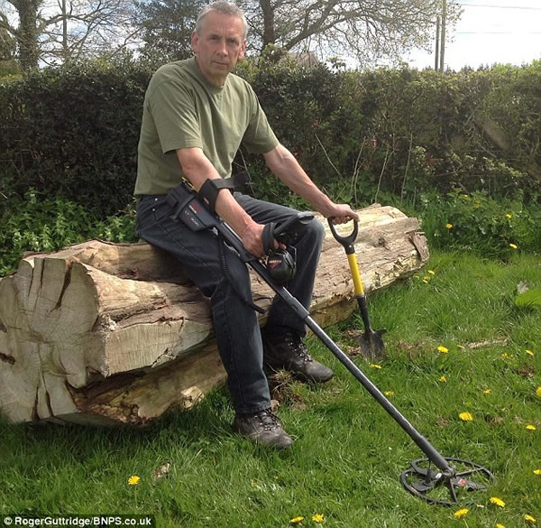 Ӣ��Ѱ�����˷���3500��ǰ�Ŵ�����ƽ���Ȧ