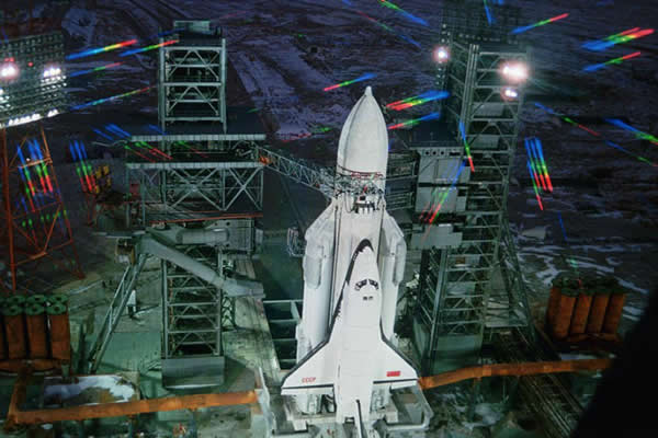 ������ѩ���ź���ɻ����������Ƶķ�չ