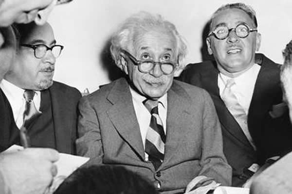 ����˹̹�����Ӿ����ĳ�����������ʾ���ɵ�̬��