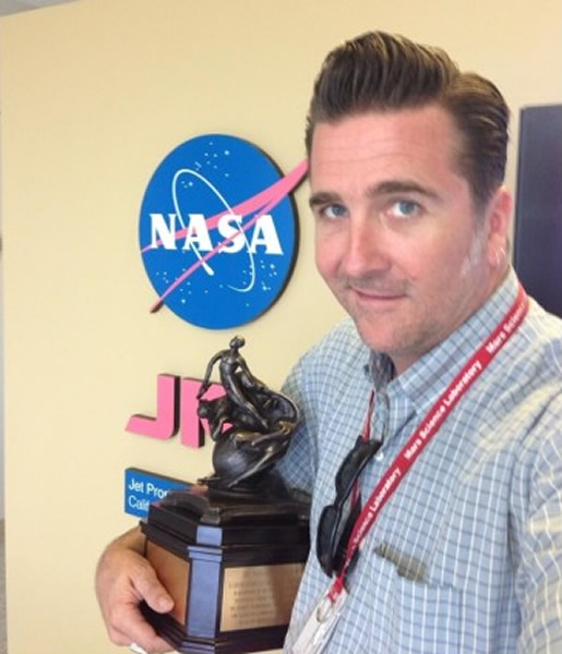 赛尔泽称将人类基因组发放到其他星球,实现殖民太空梦。