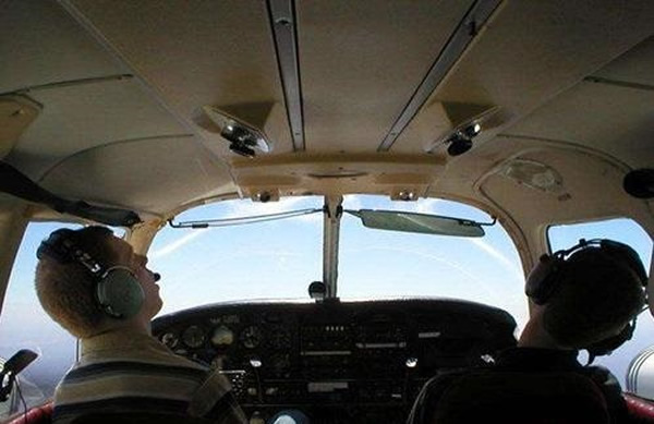 机组人员在长时间飞行中会小睡片刻