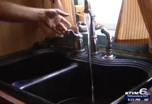 ���ţ������ɴ�����һ�������ˮ��ͷ��Ȼ�����ƽ�