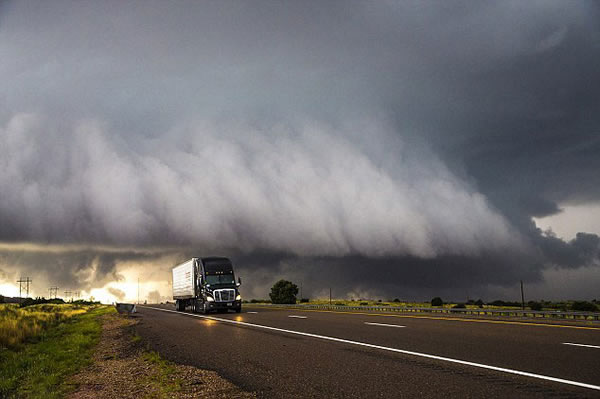 美国新墨西哥州迎来超强龙卷风袭击