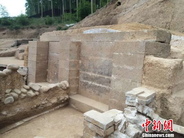 浙江杭州临安的将军山南麓出土南宋洪起畏夫妇墓