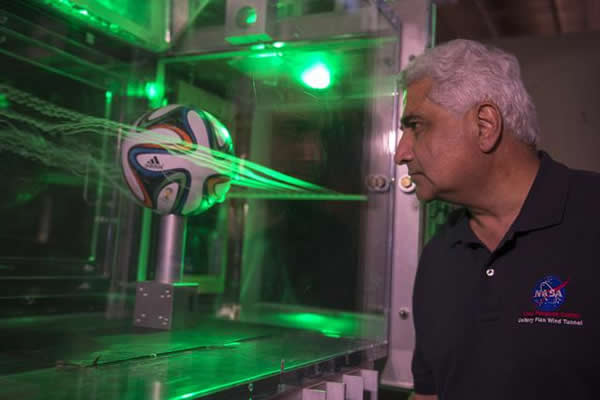 ��ķ˹�����о���Աʹ�÷綴����2014�����籭���������������