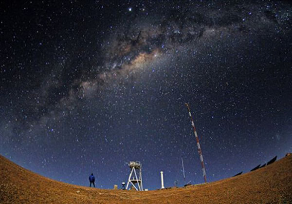 智利赛罗亚马逊山夜景,这里将成为观察外太空的理想场所