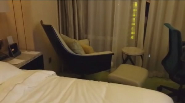 青岛某饭店椅子灵异自转 两名当事人录完影隔天都生病了