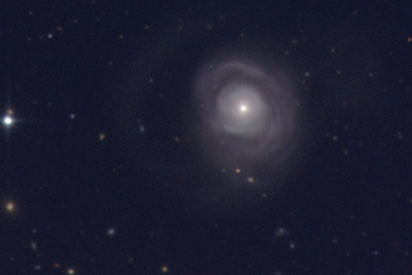 һ�����������ڶ�����ʹ����������ϵNGC 5548�䰵