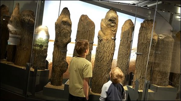 英国诺威奇海岸发现第二个青铜器时代遗址——水下巨石阵”