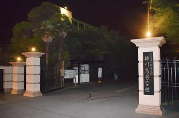 日本福冈一间高中学校有26名女生集体晕倒 网友猜测是撞邪“鬼上身”