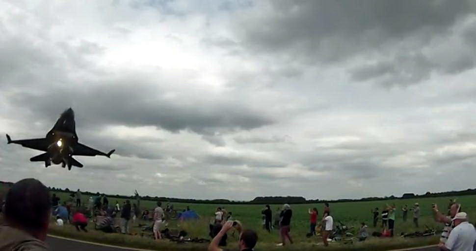 ӢWaddingtonչһվF-16Cսšͷɹ