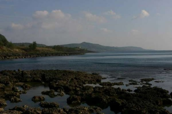 台湾屏东县垦丁国家公园海域生态劫 万里桐违法捕鱼采礁石