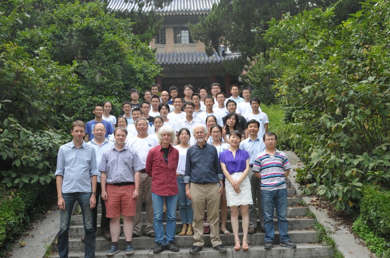 参加课程人员合影