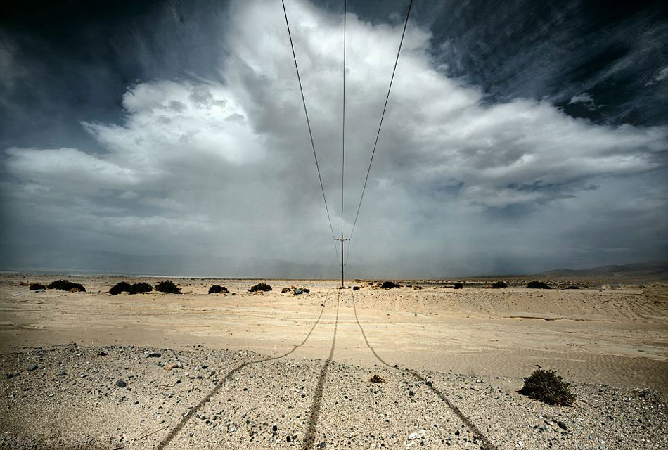 神秘的美军51区上空盘旋着一个形似UFO的超巨型风暴