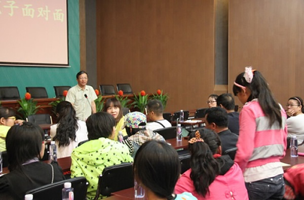 高星研究员与西吉县学生互动