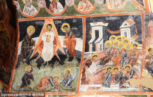 保加利亚教堂藏400年谜团:墙上画着耶稣搭乘坐火箭和太空舱的图案