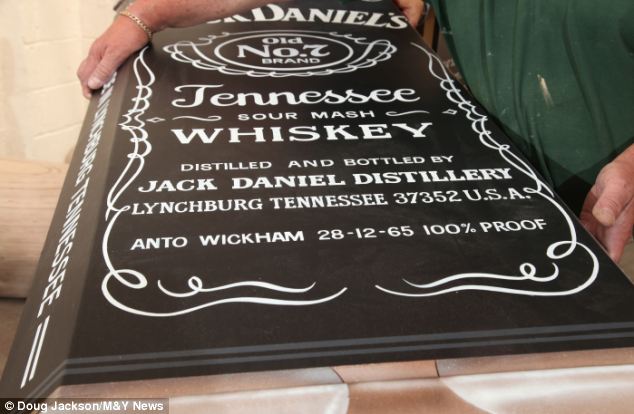 Ӣ��������˽�����ϲ������ʿ�ɾ�ƿ����ɹײ�