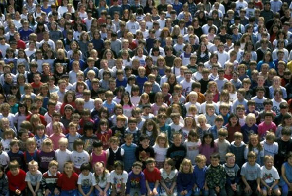 俄罗斯“英雄母亲”共生下69个孩子创世界纪录