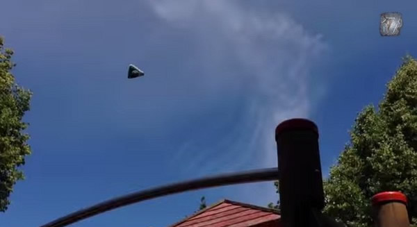 神秘三角形飞行器出现在德国卡赛尔市上空