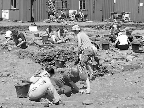 �����о���Ա������Ů���ڿ�չҰ�⿼��ʱ�������⵽��ɧ�Ż򹥻�