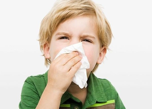 ��ͯ���������ڲ����Ķ������ߵ����ʿ������պ�������֢�ķ���