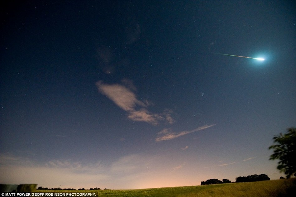 ������Ƭ��������-����13���賿�ڽ��ſ����׶�ķ����ġ���˵������ʱ��������������̫�ã�Ȼ�������˷ܵ��ǣ��һ����跨���������Ĺ�Ӱչ�������㵽һ����Ƭ����ʱ�¹�