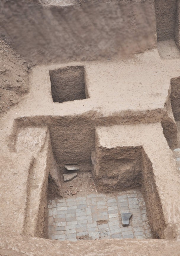 ���������Ƹ�����Ԩ����Ů�������Ĺ